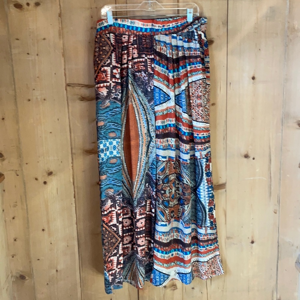 Casual Express brand wide leg paint